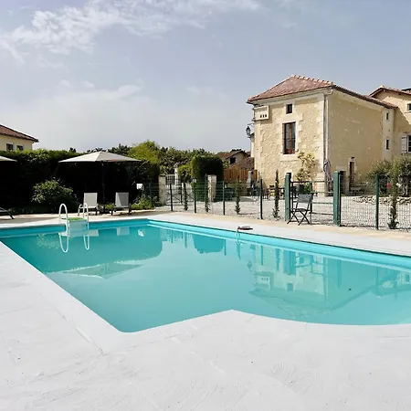 Maison De Terre Holiday home